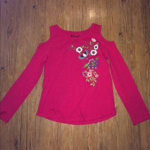 Girls cold shoulder long sleeve top.